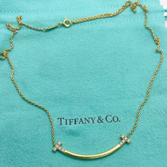 Tiffany & Co. T Smile Medium Pendant in Yellow Gold with Diamonds - Picture 11 of 11